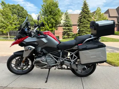 2016 BMW R1200GS - Low KM - Fully Loaded * 12000 KM * Red, Silver, & Black * 1170cc, Liquid-Cooled,...