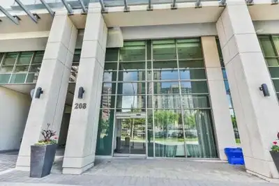 Spacious 2BR, 2bath luxury condo 24/7 security walk 2 Square one