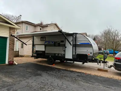 Length: 22' 11" | Slide-outs: 1 | Sleeps: 7-8 | Dry Weight: 3,749 lbs Extras and upgrades included v...