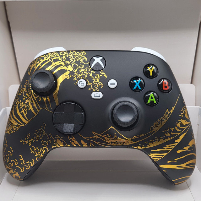 Xbox One Custom Great Golden Wave Controller in XBOX One in St. Catharines