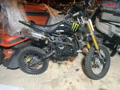 Brand new tires, carb recently cleaned, runs perfect. 125cc 4 stroke 5 speed engine, custom plastics...