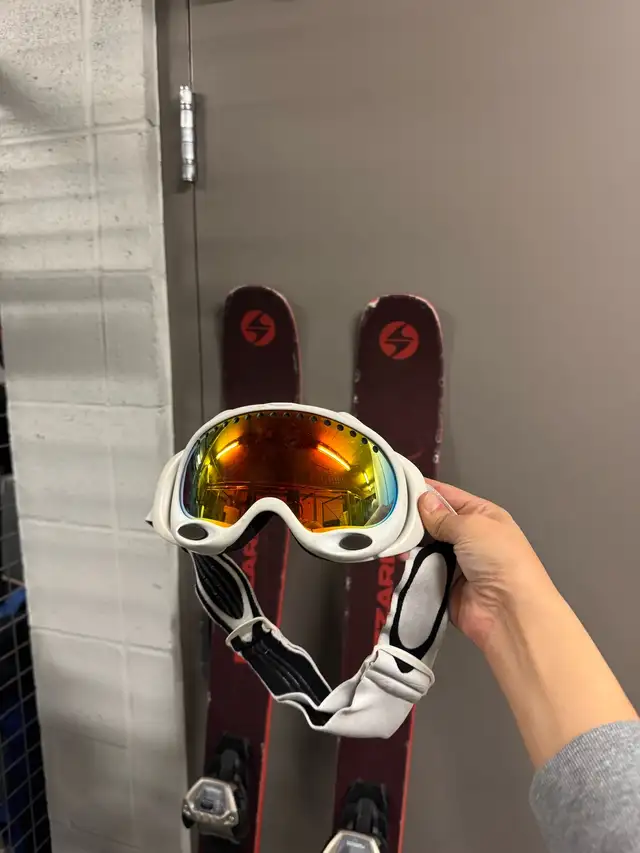 Ski / Snowboard Goggles – $15 (White Rock) in Snowboard in Delta/Surrey/Langley - Image 3