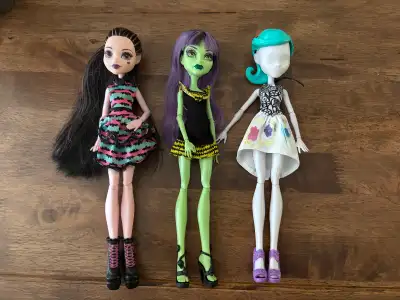 Monster  high Draculaura and CAM  Dolls, View more
