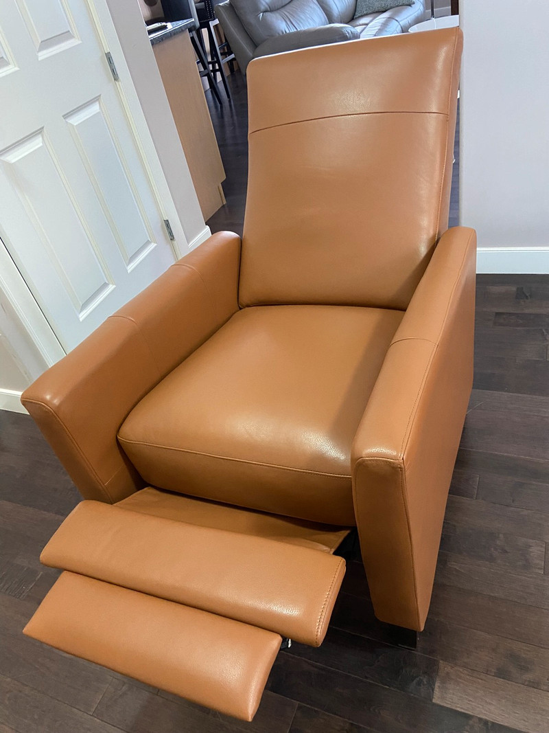 Barca Tan Top Grain Leather Pushback Recliner 700. Chairs