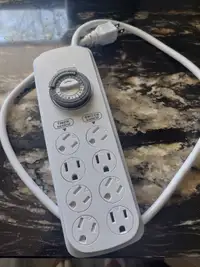 Smart outlet with timer