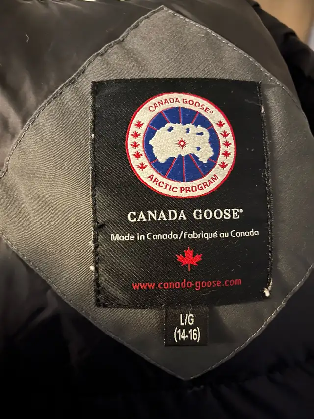 Canada goose jacket kids in Kids & Youth in Oshawa / Durham Region - Image 6