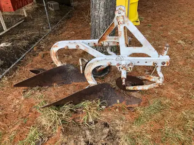 Heavy farm equipment plow for sale. Call 905-729-0282 $450 OBO