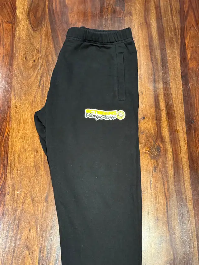 October's Very Own Sweatpants in Men's in City of Toronto - Image 2