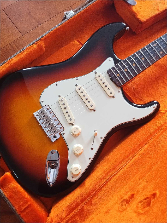 Fender Stratocaster American Vintage '61 dans Guitares  à Laval/Rive Nord