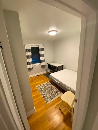 Bedroom for rent in luxury student rental near Carleton U!