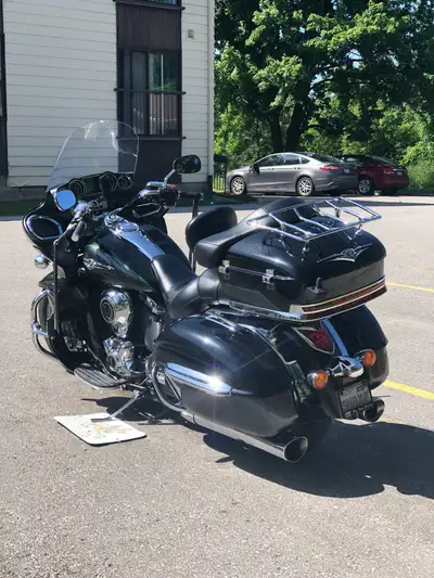 Excellent condition, has highway pegs, gel seat, abs breaks, led lighting pkg, and many more extras....