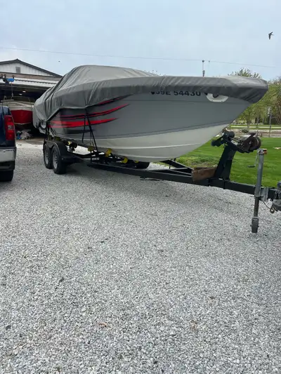 New 468 bbc low hour drive drive bracket ! Must see clean boat turn key!
