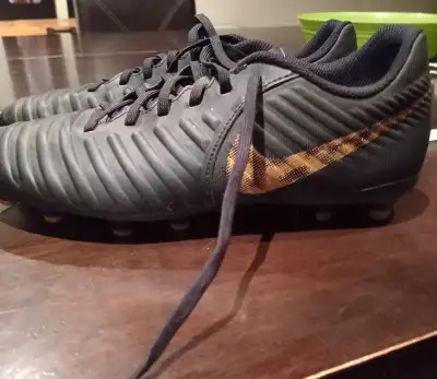 Youth soccer nike cleats shoes size 8Y, View more