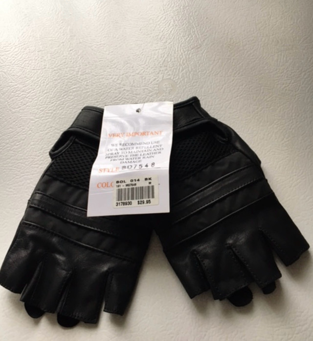 Motorcycle gloves in Other in Vernon