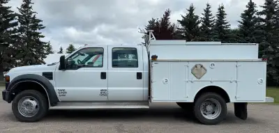 6.8L TRITON V10 ENGINE, 4WD Crew Cab 176" WB 60" CA XL, Automatic Transmission, CAB CHASSIS, SERVICE...