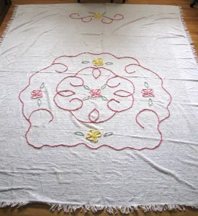 ANCIEN COUVRE-LIT ( CHENILLE ) VINTAGE BEDSPREAD COVER, View more