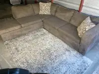 Amazing sectional couch ( Free delivery)