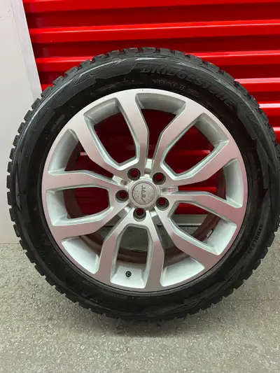 Selling a complete 20” winter wheel and tire package removed from a Range Rover Sport. Tires • Brand...