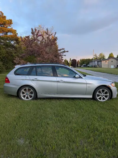 2008 bmw 328xi e91 touring 6spd manual Sport Dakota leather LCI hood / m sport front bumper Logic 7...