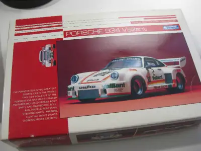 Gunze Sangyo Porshe 934 Vaillant plastic model kit, View more