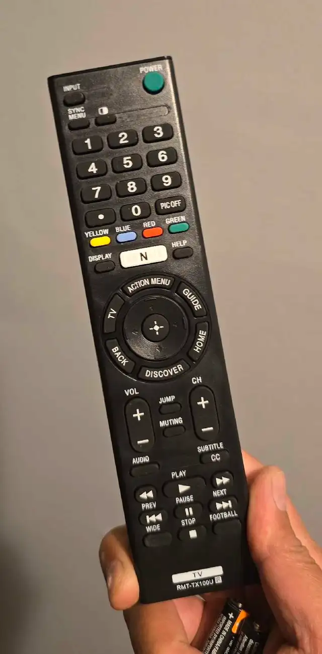Sony Bravia HD TV 46 inches with HDMI in TVs in Ottawa - Image 6