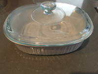 CorningWare French White 2 1/2 L Covered Casserole Dish