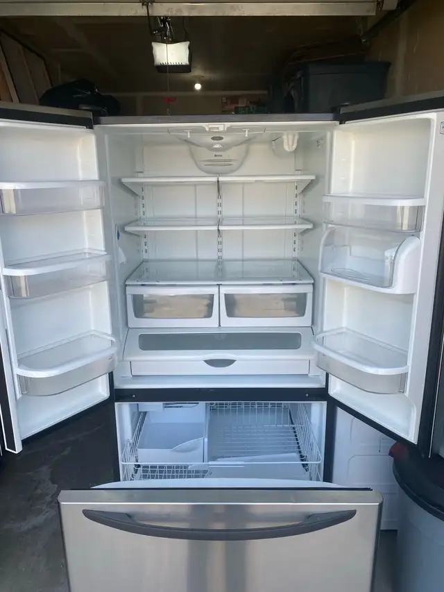 French door fridge, bottom freezer, water filter and ice machine63384462148353121