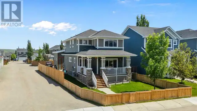 Beautiful 5 Bedroom House w/ Timberframe Garage63384445616771127