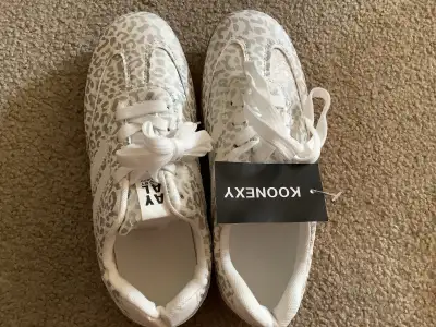 Brand New Women’s Running Shoes, View more