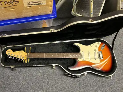 Vintage Fender 40th Anniversary Strat, View more