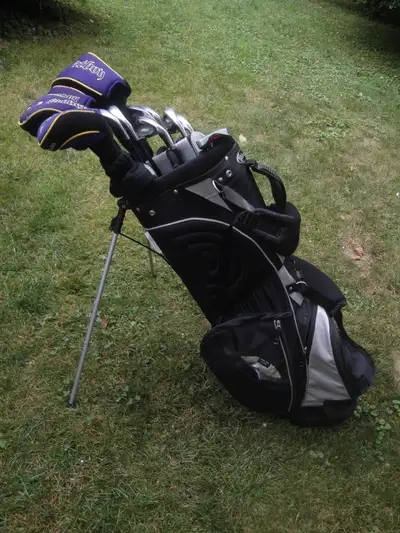 Men's RH Golf Clubs, View more