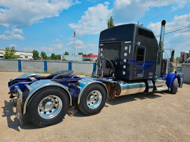 2023 KENWORTH W900L STUDIO SLEEPER in Heavy Trucks in Red Deer