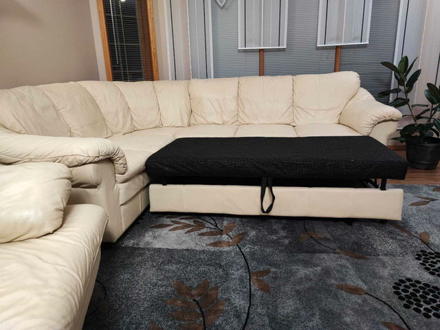 Leather sectional with sleep function  in Couches & Futons in Winnipeg - Image 4