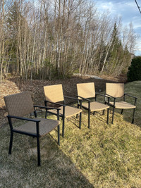 Chaises de patio rotin neuves (4)