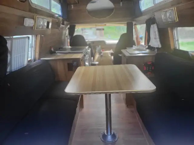 *1980 Dodge B200 Camper Van - Fully Rebuilt Engine in RVs & Motorhomes in Kelowna - Image 4