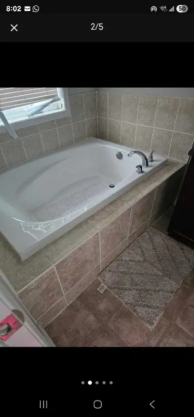 Spacious master bedroom for rent in Ottawa