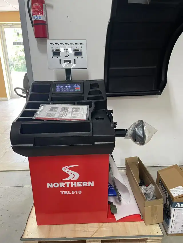 Laser-Positioning Auto Wheel Balancer65619852942977123