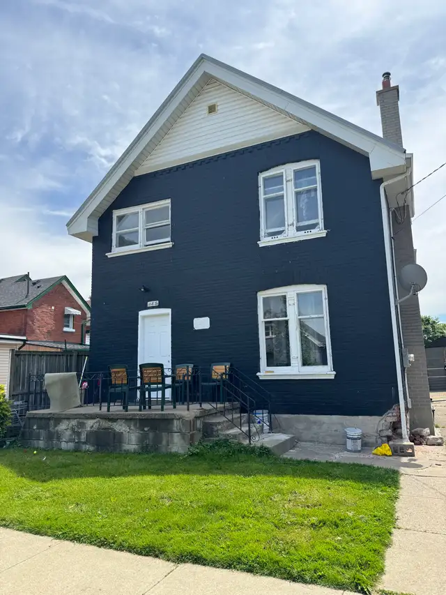 Private Room For Rent - Small Size Brantford Downtown