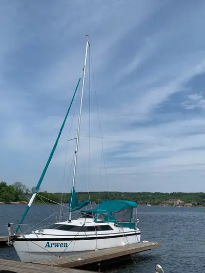 The MacGregor 26X is a very popular trailerable 26 foot sailboat. See MacGregor brochure and list of...