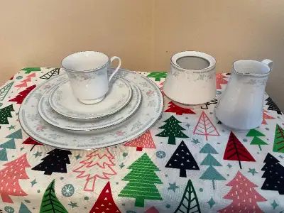 Crown Ming Fine China*NOSEGAY*36 piece Lot, View more