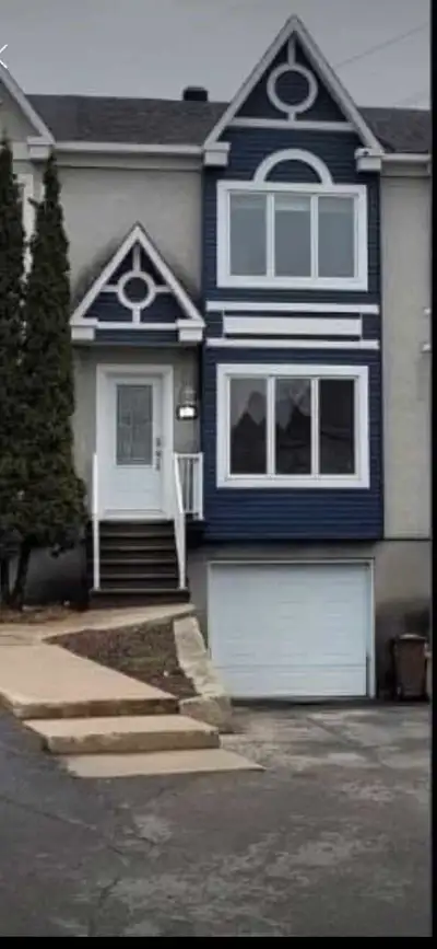 Belle maison de ville à aire ouverte, avec 3 chambres, 2 salles de bains complètes et une salle d'ea...
