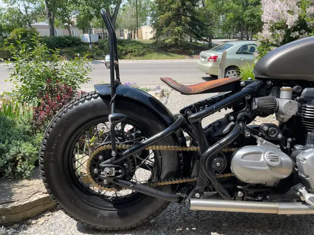 Custom Triumph Bobber 2018 in Street, Cruisers & Choppers in Calgary - Image 3