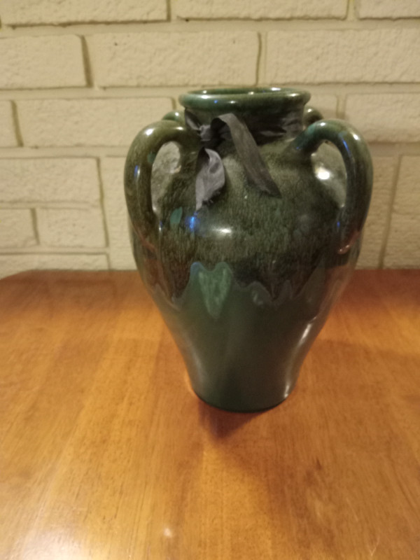 Vase decoratif vert et noir en ceramique dans Décoration intérieure et accessoires  à Ville de Montréal