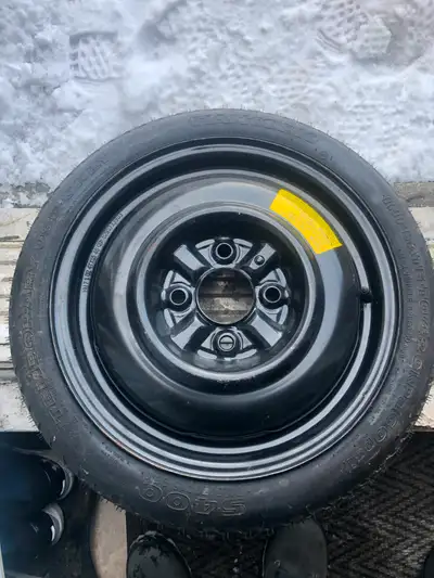 Hankook Pneu de secours/Emergency tire (T125/70D15) very clean,,, tres propre