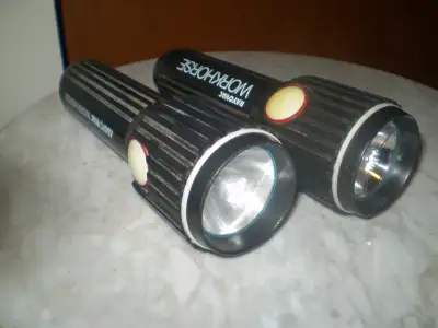2 - RAYOVAC WORKHORSE VINTAGE " FLASHLIGHTS " 2 D BATTERIES, View more