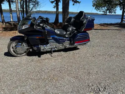 Last year for the classic style Goldwing.25th anniversary model. Fully loaded with tow package. Only...