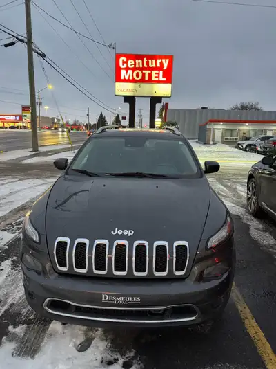 Jeep Cherokee limited 4X4 Panoramic sunroom Heated seat Auto adjustable seat Come see anytime Text o...