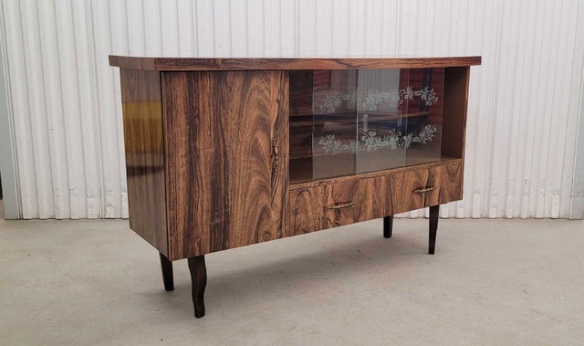 Retro Sideboard Buffet Cabinet in Hutches & Display Cabinets in Markham / York Region - Image 3