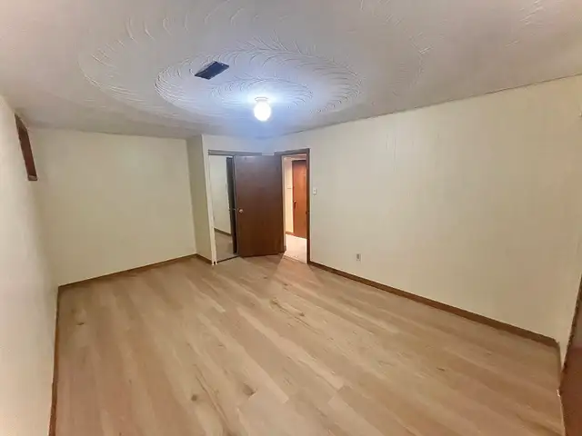 2 Beds 1 Bath Basement for Rent in Long Term Rentals in City of Toronto - Image 8