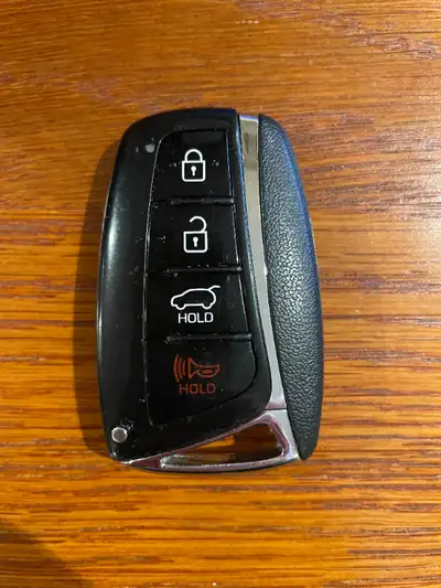 1 Hyundai Smart Key fob from a 2017 Sante Fe XL. Have programming code.